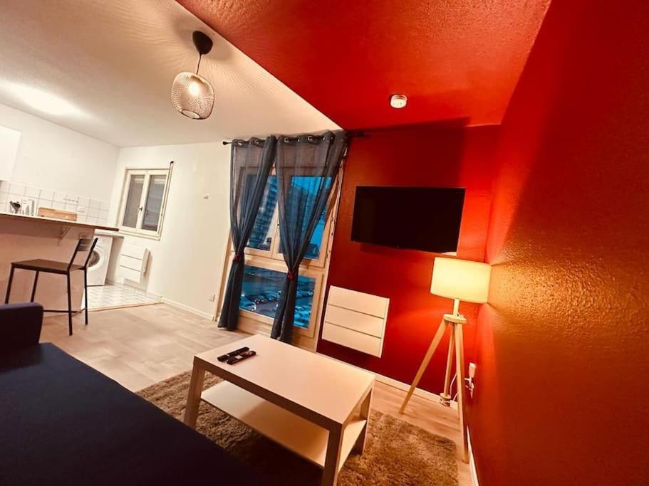 Studio Centre Avec Wifi Lägenhet Mulhouse Exteriör bild